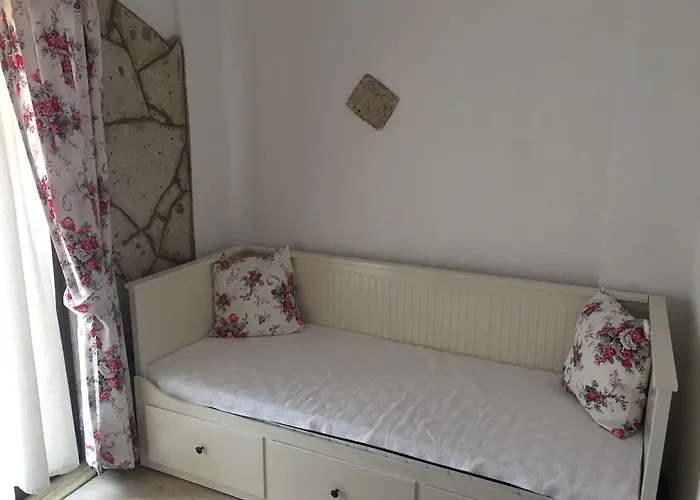 לינה וארוחת בוקר Cayirli אלאקאטי